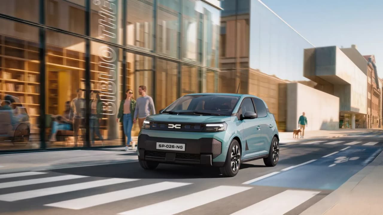 Second-generation Dacia Spring EV in a city setting