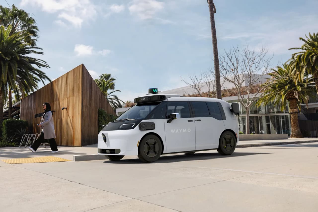 Waymo/Zeekr Ojai robotaxi